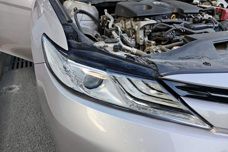 Used Toyota Camry 2019 2.0G Luxury Edition China VI Standard Right Front Headlight