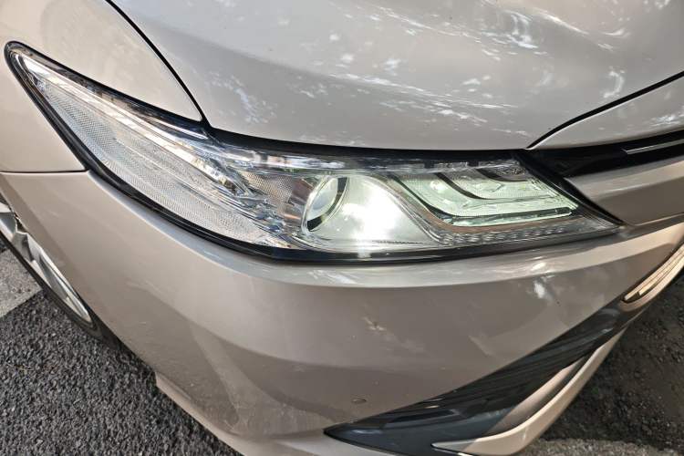 Used Toyota Camry 2019 2.0G Luxury Edition China VI Standard Right Front Headlight
