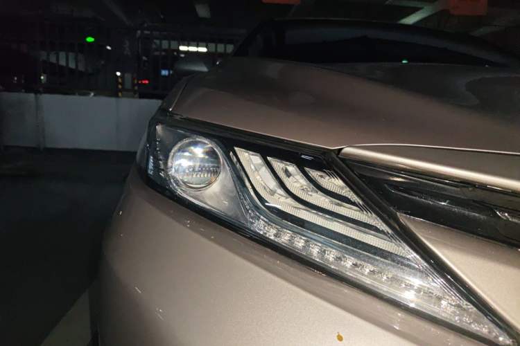 Used Toyota Camry 2019 2.0G Luxury Edition China VI Standard Right Front Headlight