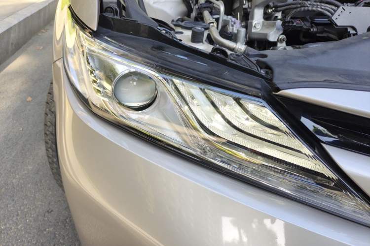 Used Toyota Camry 2019 2.5G Luxury Edition China VI Standard Right Front Headlight
