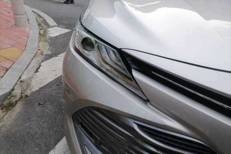 Used Toyota Camry 2019 2.5G Luxury Edition China VI Standard Right Front Headlight