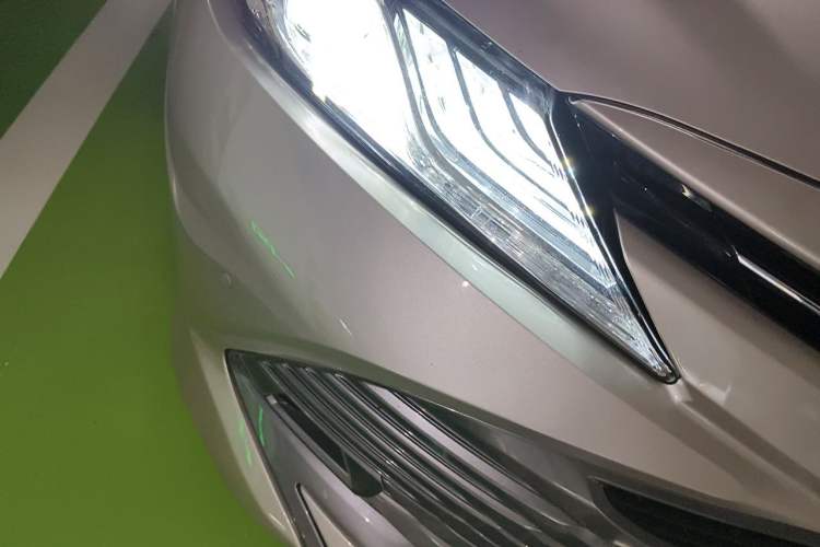 Used Toyota Camry 2019 2.5G Luxury Edition China VI Standard Right Front Headlight