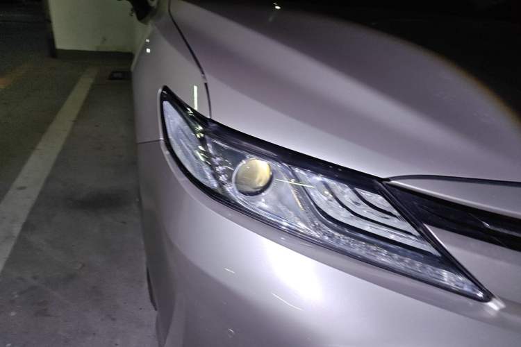 Used Toyota Camry 2019 2.5G Luxury Edition China V Standard Right Front Headlight