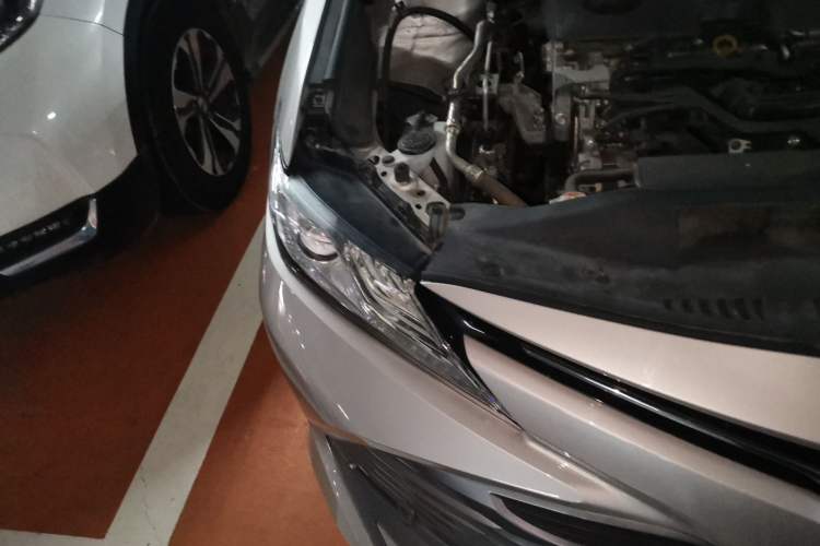 Used Toyota Camry 2019 2.0G Luxury Edition China VI Standard Right Front Headlight