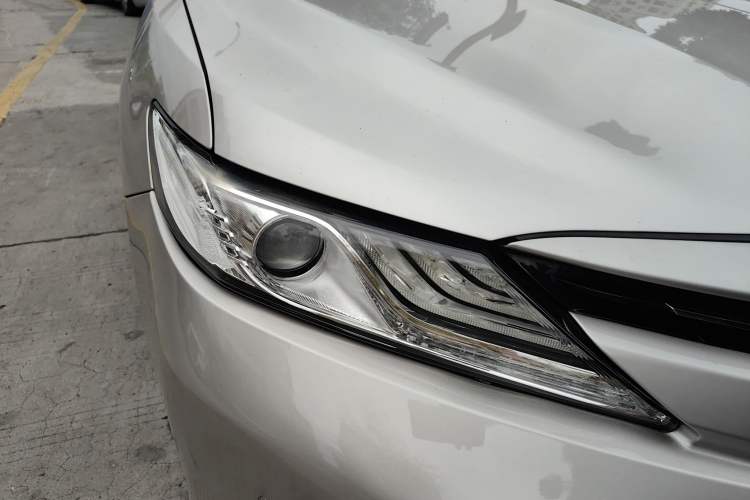 Used Toyota Camry 2019 2.0G Luxury Edition China VI Standard Right Front Headlight