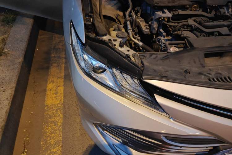 Used Toyota Camry 2019 2.0G Luxury Edition China VI Standard Right Front Headlight