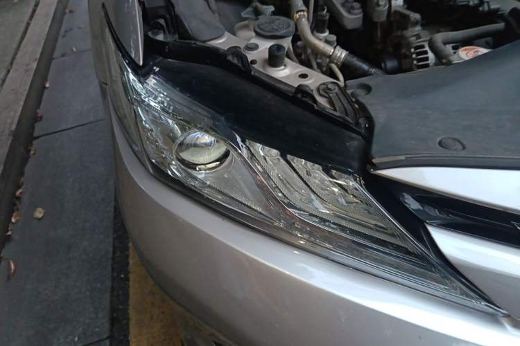 Used Toyota Camry 2019 2.0G Luxury Edition China V Standard Right Front Headlight