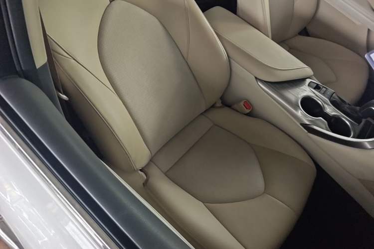 Used Toyota Camry 2019 Dual-Engine 2.5 HG Luxury Edition China VI Standard Right Front Seat