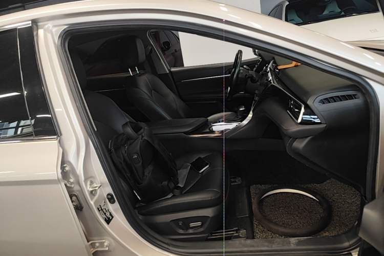 Used Toyota Camry 2019 2.5G Luxury Edition China VI Standard Right Front Seat