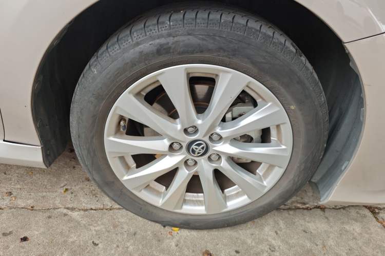 Used Toyota Camry 2019 Revised Version 2.0G Luxury Edition Right Front Wheel Hub
