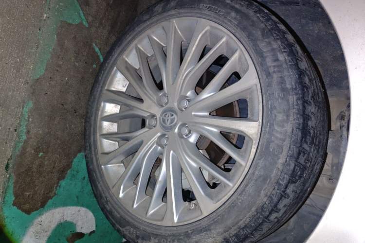 Used Toyota Camry 2019 Revised Version 2.5G Luxury Edition Right Front Wheel Hub