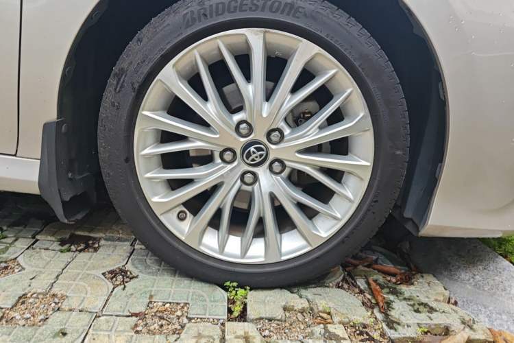 Used Toyota Camry 2019 2.5G Luxury Edition China VI Standard Right Front Wheel Hub