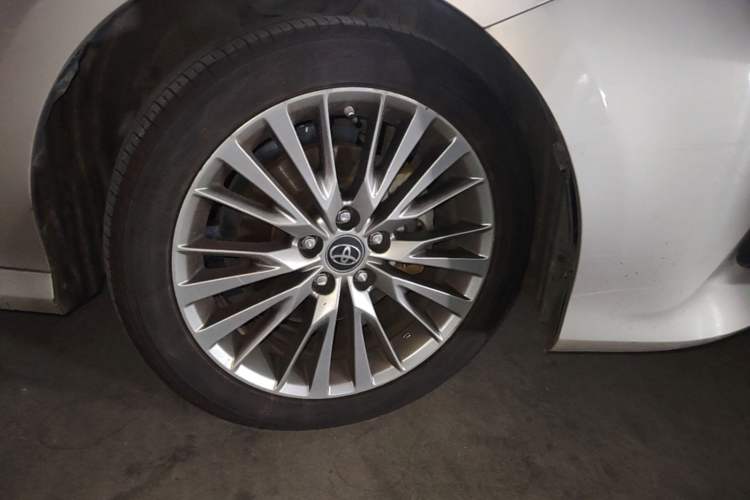 Used Toyota Camry 2019 Dual-Engine 2.5 HG Luxury Edition China VI Standard Right Front Wheel Hub