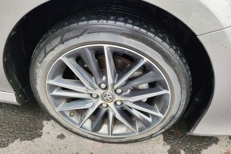 Used Toyota Camry 2019 Revised Version 2.5G Luxury Edition Right Front Wheel Hub