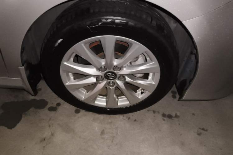 Used Toyota Camry 2019 Revised Version 2.0G Luxury Edition Right Front Wheel Hub