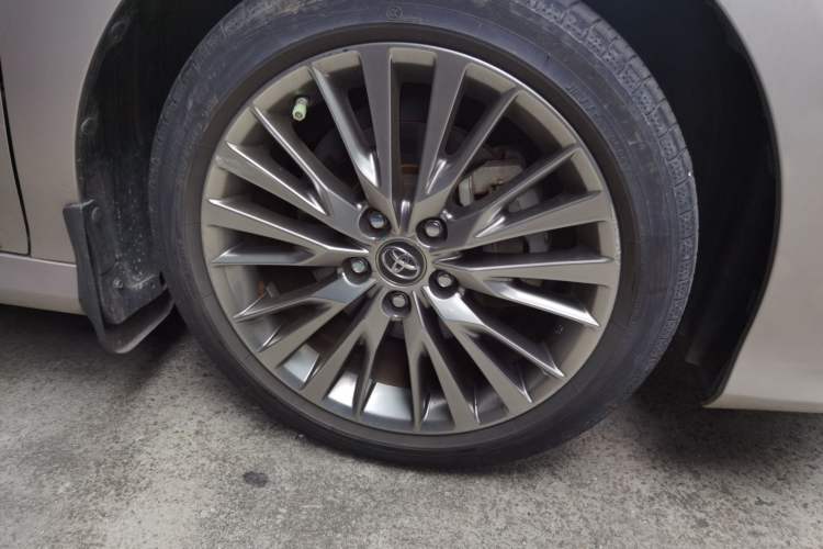 Used Toyota Camry 2019 Revised Version Dual-Engine 2.5 HG Luxury Edition Right Front Wheel Hub
