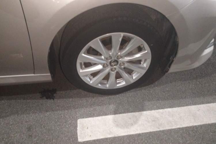 Used Toyota Camry 2019 Revised Version 2.0G Luxury Edition Right Front Wheel Hub