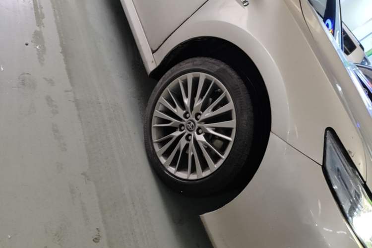 Used Toyota Camry 2019 Dual-Engine 2.5 HG Luxury Edition China VI Standard Right Front Wheel Hub