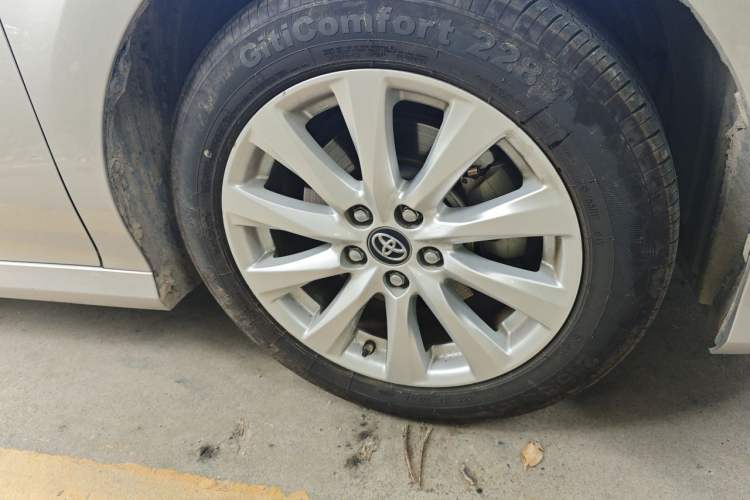 Used Toyota Camry 2019 Revised Version 2.0G Luxury Edition Right Front Wheel Hub