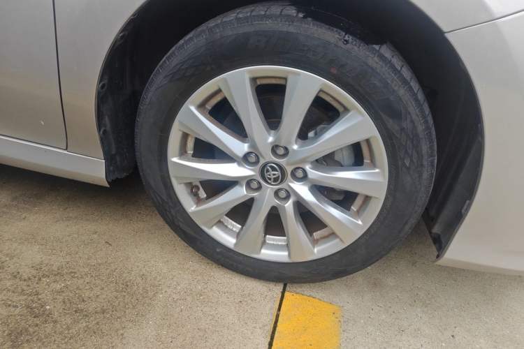 Used Toyota Camry 2019 Revised Version 2.0G Luxury Edition Right Front Wheel Hub