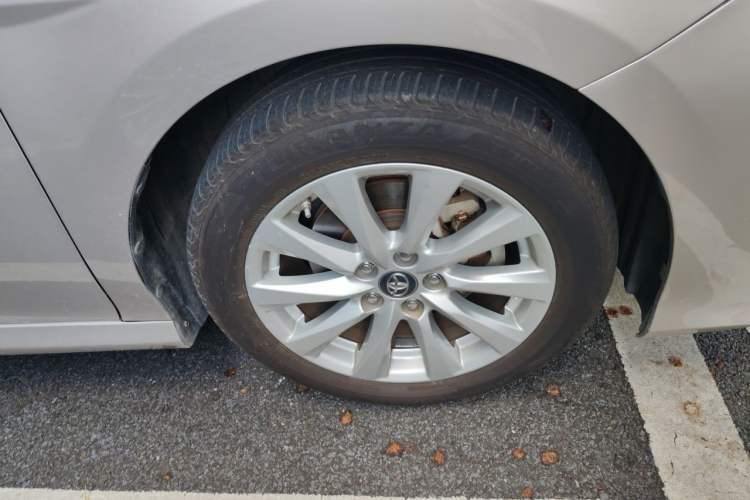 Used Toyota Camry 2019 Revised Version 2.0G Luxury Edition Right Front Wheel Hub