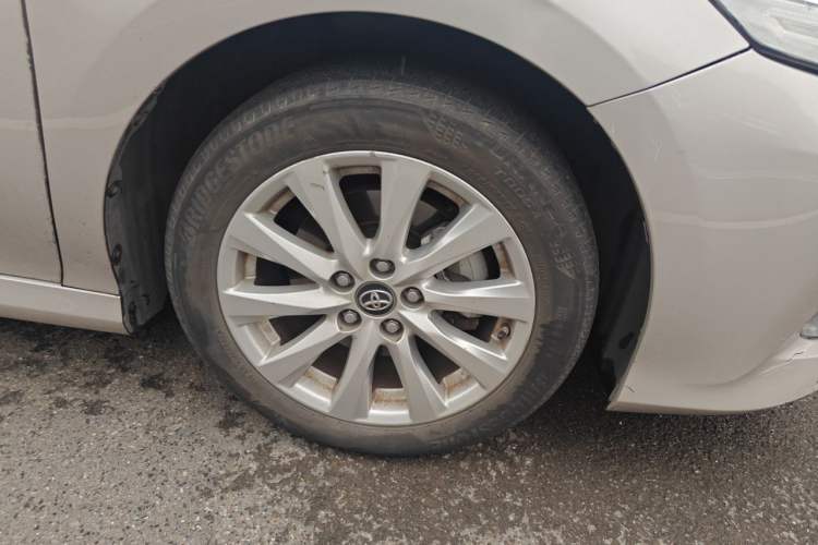 Used Toyota Camry 2019 Revised Version 2.0G Luxury Edition Right Front Wheel Hub