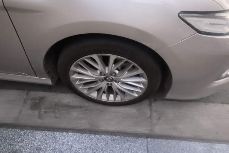 Used Toyota Camry 2019 Revised Version 2.5G Luxury Edition Right Front Wheel Hub