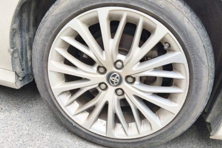 Used Toyota Camry 2019 Revised Version 2.5G Luxury Edition Right Front Wheel Hub