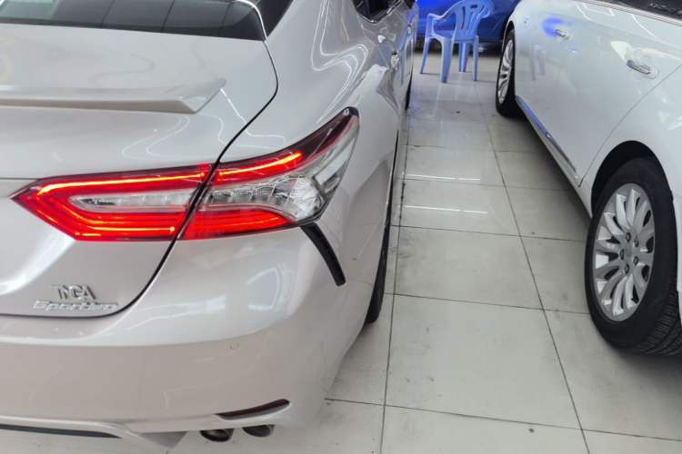 Used Toyota Camry 2019 2.5S FENGSHANG Version China VI Standard Right Rear Taillight