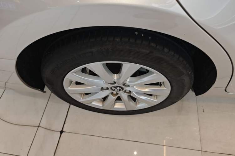 Used Toyota Camry 2019 Revised Version 2.0G Luxury Edition Right Rear Wheel Hub