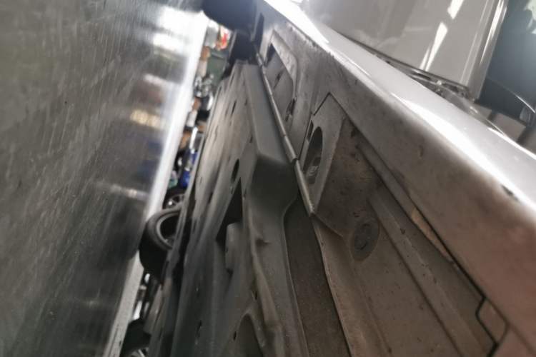Used Toyota Camry 2019 Dual-Engine 2.5 HG Luxury Edition China VI Standard Right Side Sill