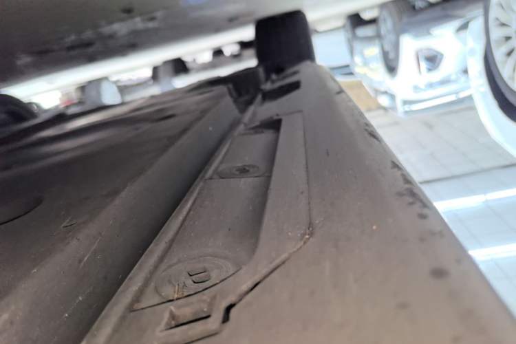 Used Toyota Camry 2019 2.5S FENGSHANG Version China VI Standard Right Side Sill
