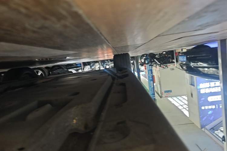 Used Toyota Camry 2019 Dual-Engine 2.5 HG Luxury Edition China VI Standard Right Side Sill