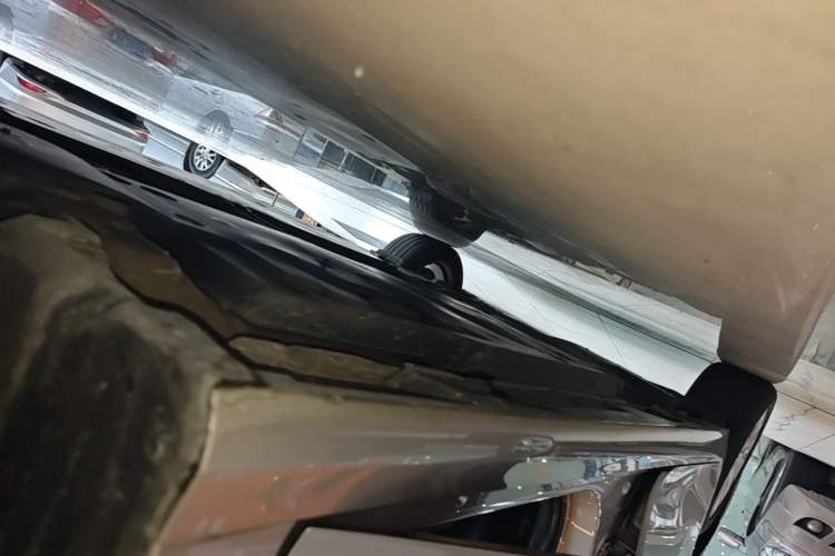 Used Toyota Camry 2019 Revised Version 2.0G Luxury Edition Right Side Sill