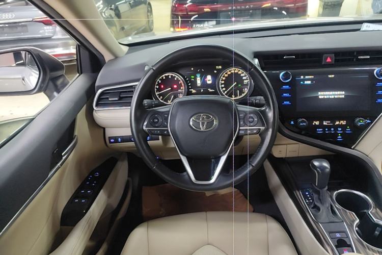 Used Toyota Camry 2019 2.0G Luxury Edition China VI Standard Steering Wheel