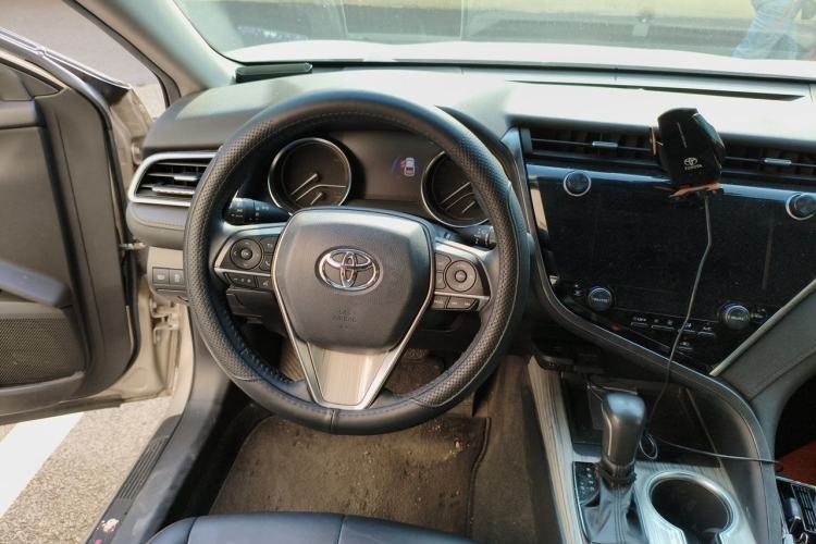Used Toyota Camry 2019 Dual-Engine 2.5 HG Luxury Edition China VI Standard Steering Wheel