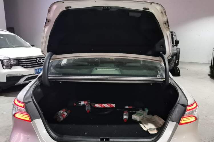 Used Toyota Camry 2019 2.5G Luxury Edition China VI Standard Trunk