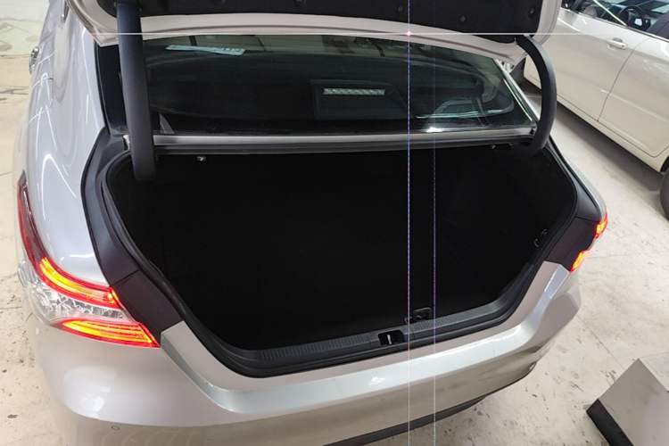 Used Toyota Camry 2019 2.0G Luxury Edition China VI Standard Trunk