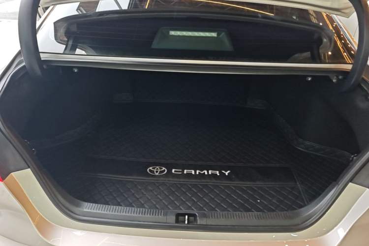 Used Toyota Camry 2019 Revised Version 2.0G Luxury Edition Trunk