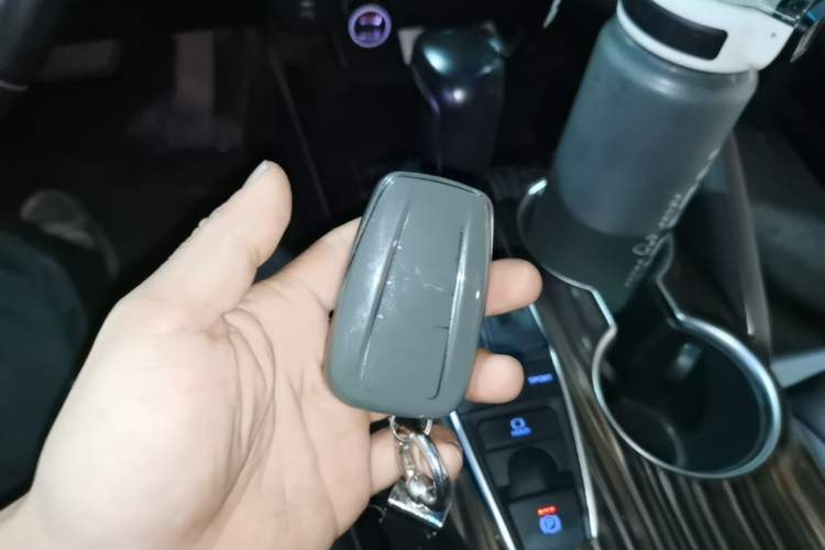 Used Toyota Camry 2019 2.5G Luxury Edition China VI Standard Vehicle Key