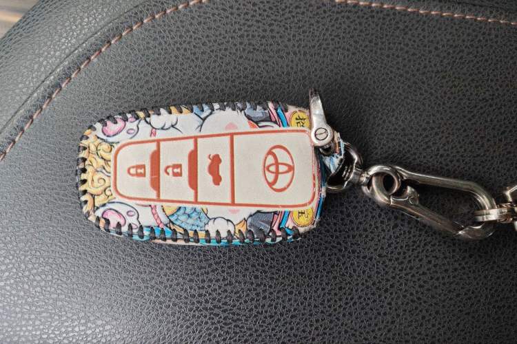 Used Toyota Camry 2019 2.0G Luxury Edition China VI Standard Vehicle Key