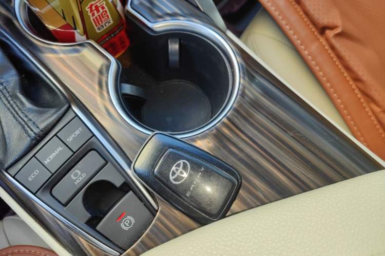 Used Toyota Camry 2019 2.5G Luxury Edition China VI Standard Vehicle Key