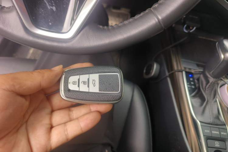 Used Toyota Camry 2019 2.5G Luxury Edition China VI Standard Vehicle Key
