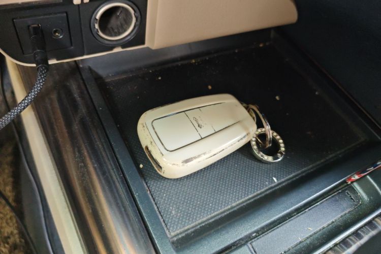 Used Toyota Camry 2019 2.0G Luxury Edition China VI Standard Vehicle Key