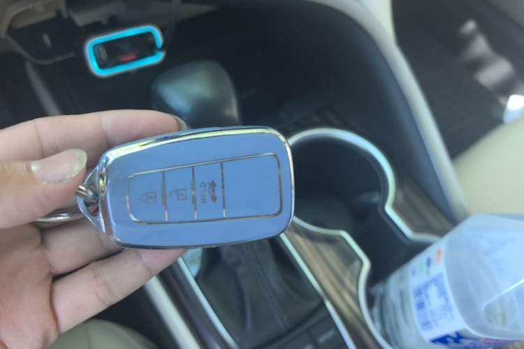 Used Toyota Camry 2019 2.5G Luxury Edition China VI Standard Vehicle Key