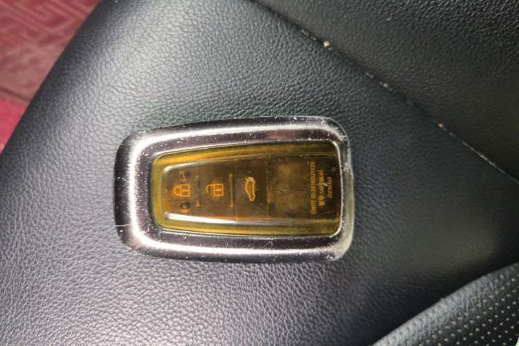 Used Toyota Camry 2019 Revised Version 2.0G Luxury Edition Vehicle Key