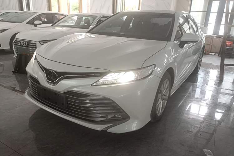 Used Toyota Camry 2019 Revised Version 2.0G Luxury Edition Guazi used car, China used car export, Used car for sale, Used cars, Cheapest cars for sale