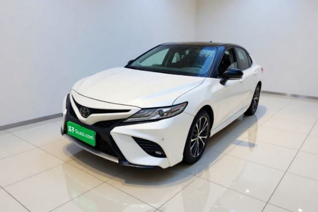 Ojetý Toyota Camry 2019 Revised Version 2.0S Fēngshàng Edition