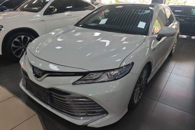 Ojetý Toyota Camry 2019 Dual-Engine 2.5 HG Luxury Edition China VI Standard