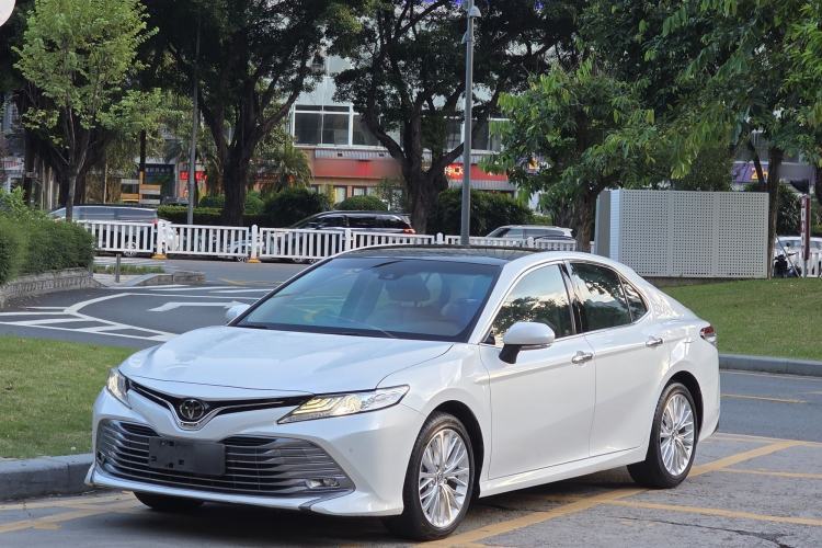 Toyota Camry 2019 Revised Version 2.5G Luxury Edition usata Guazi used car, China used car export, Used car for sale, Used  cars, Cheapest cars for sale
